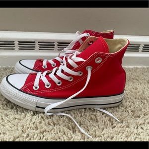 Red converse women’s size 7